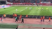 1-1战平西海岸！赛后谢场时，有泰山球迷在看台高喊&ldquo;韩鹏下课&rdquo;
