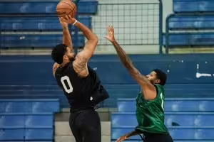 期待新赛季！绿军晒训练照：球队双核塔图姆&乔治互防